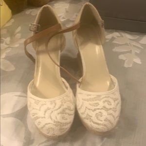 Women’s wedges with lace